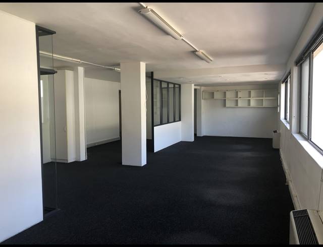 133M² OFFICE TO LET IN SEA POINT